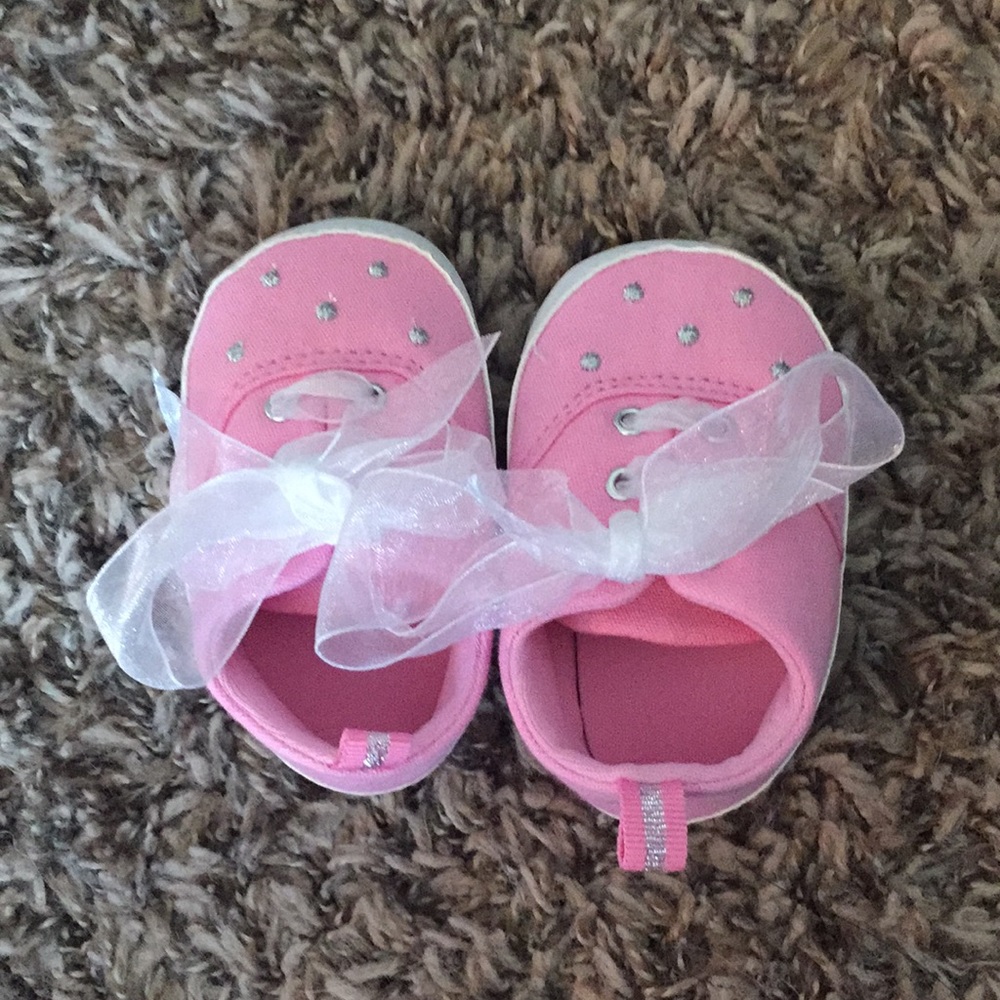 Newborn girl shoes.